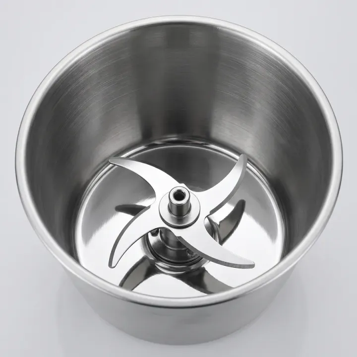 Cele patru lame din inox de pe fundul bolului